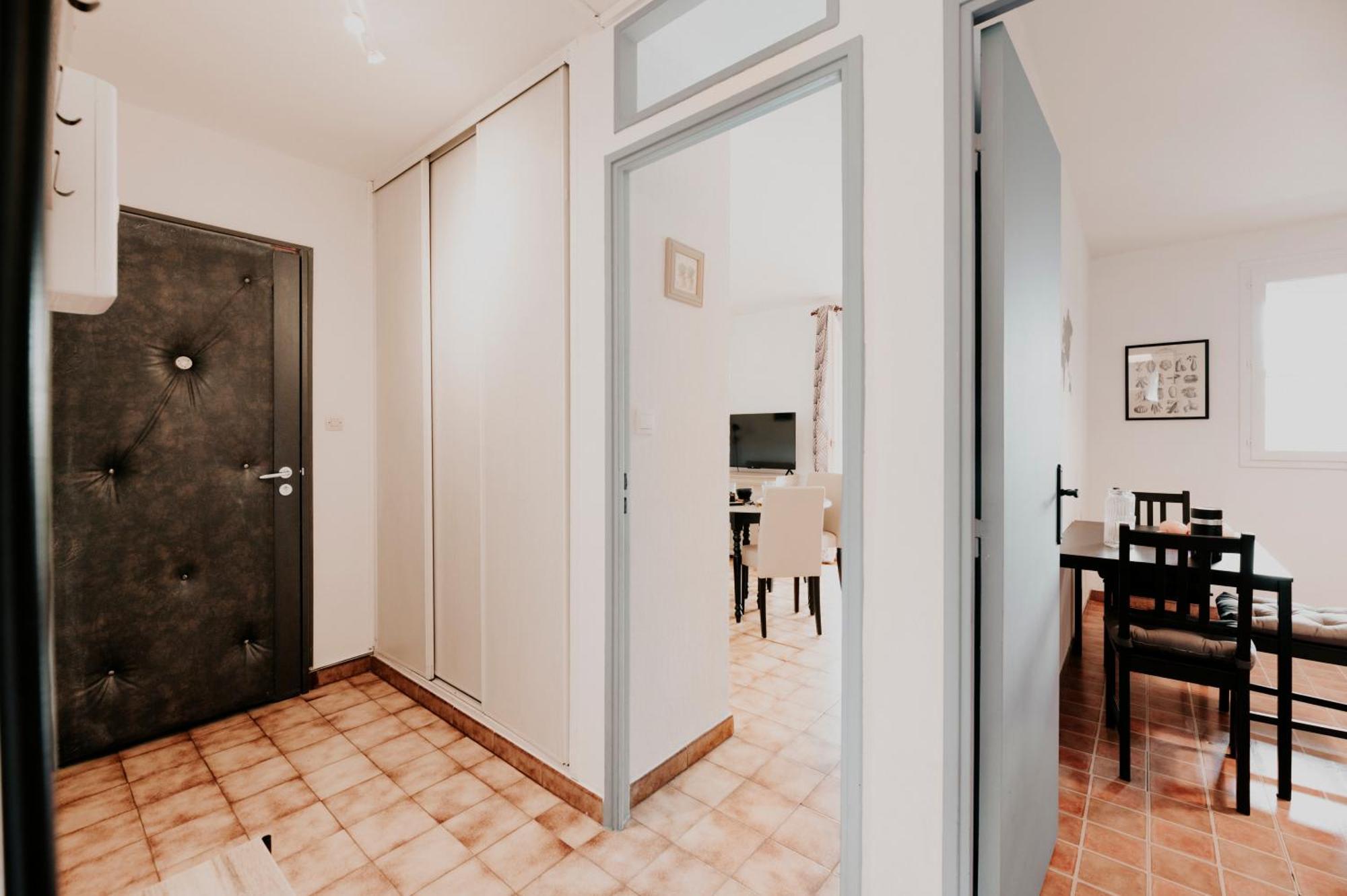 Special Couple - Lit Queen Size - Netflix - Climatisation - Terasse Plein Sud - 2 Min Centre-Ville - 6 Min Mer - Parking Prive - Offre Speciale La Londe-les-Maures ภายนอก รูปภาพ