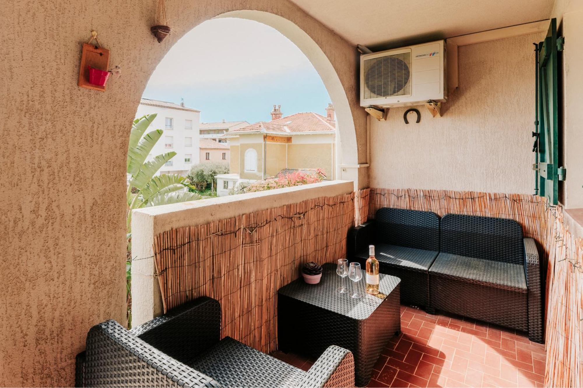 Special Couple - Lit Queen Size - Netflix - Climatisation - Terasse Plein Sud - 2 Min Centre-Ville - 6 Min Mer - Parking Prive - Offre Speciale La Londe-les-Maures ภายนอก รูปภาพ